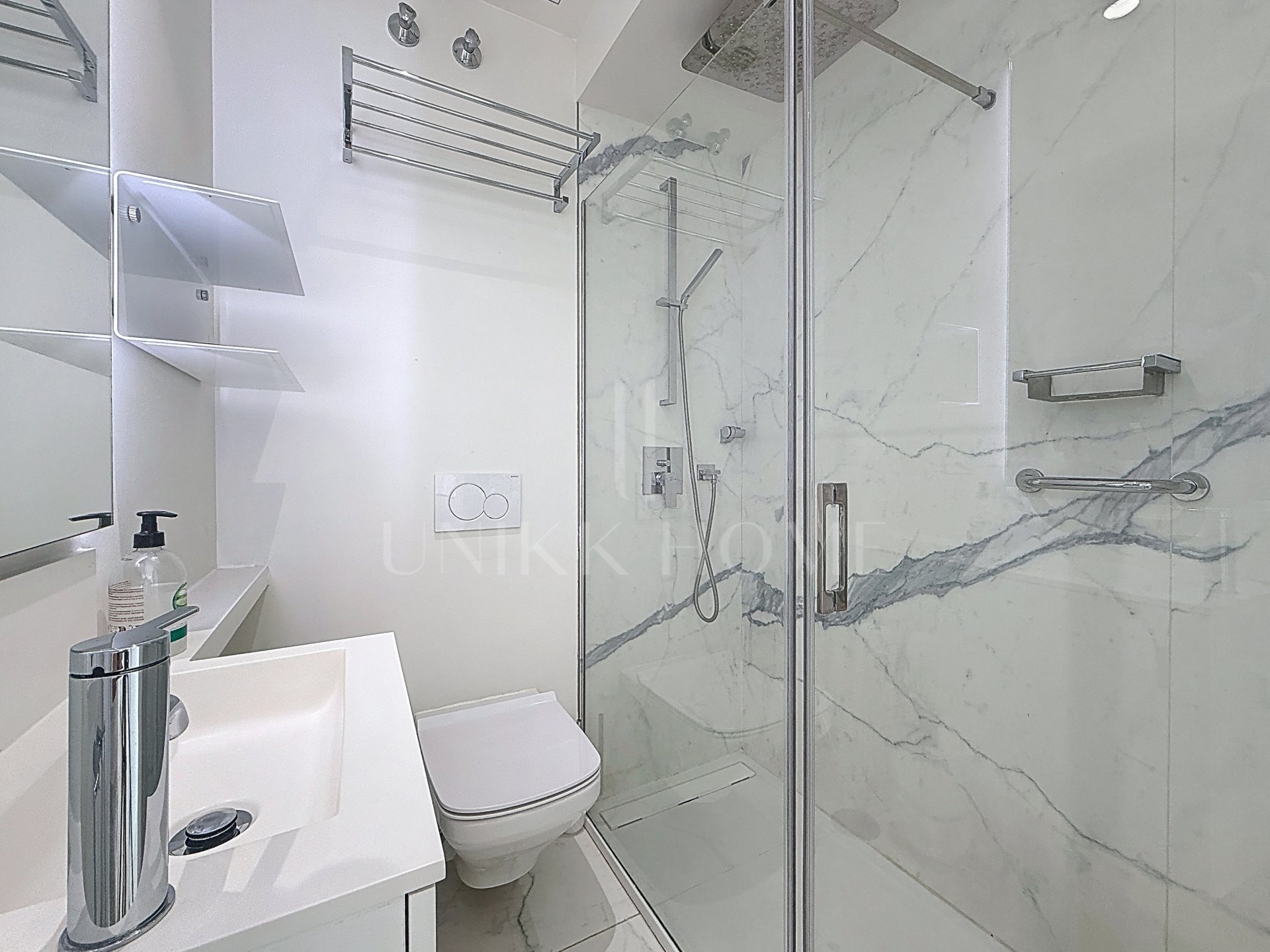 Penthouse in Darya - Modern Development Fronline Sea on the Beach Promenade of Estepona Center