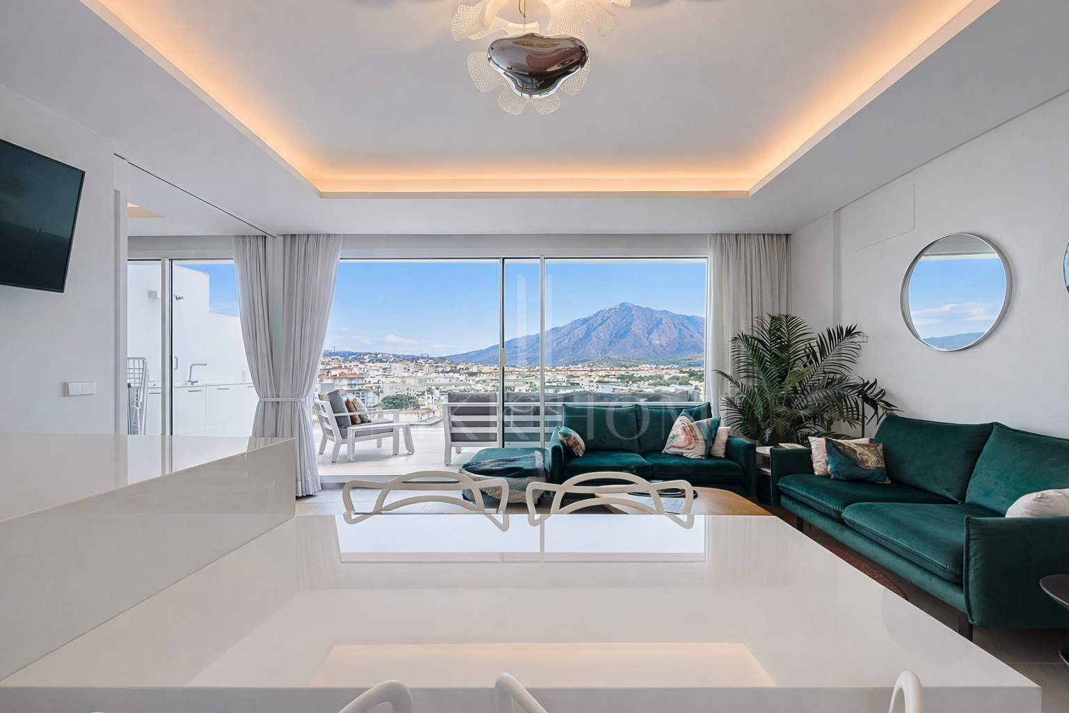 Penthouse in Darya - Modern Development Fronline Sea on the Beach Promenade of Estepona Center