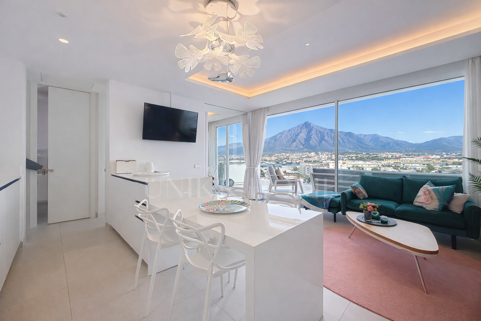 Penthouse in Darya - Modern Development Fronline Sea on the Beach Promenade of Estepona Center