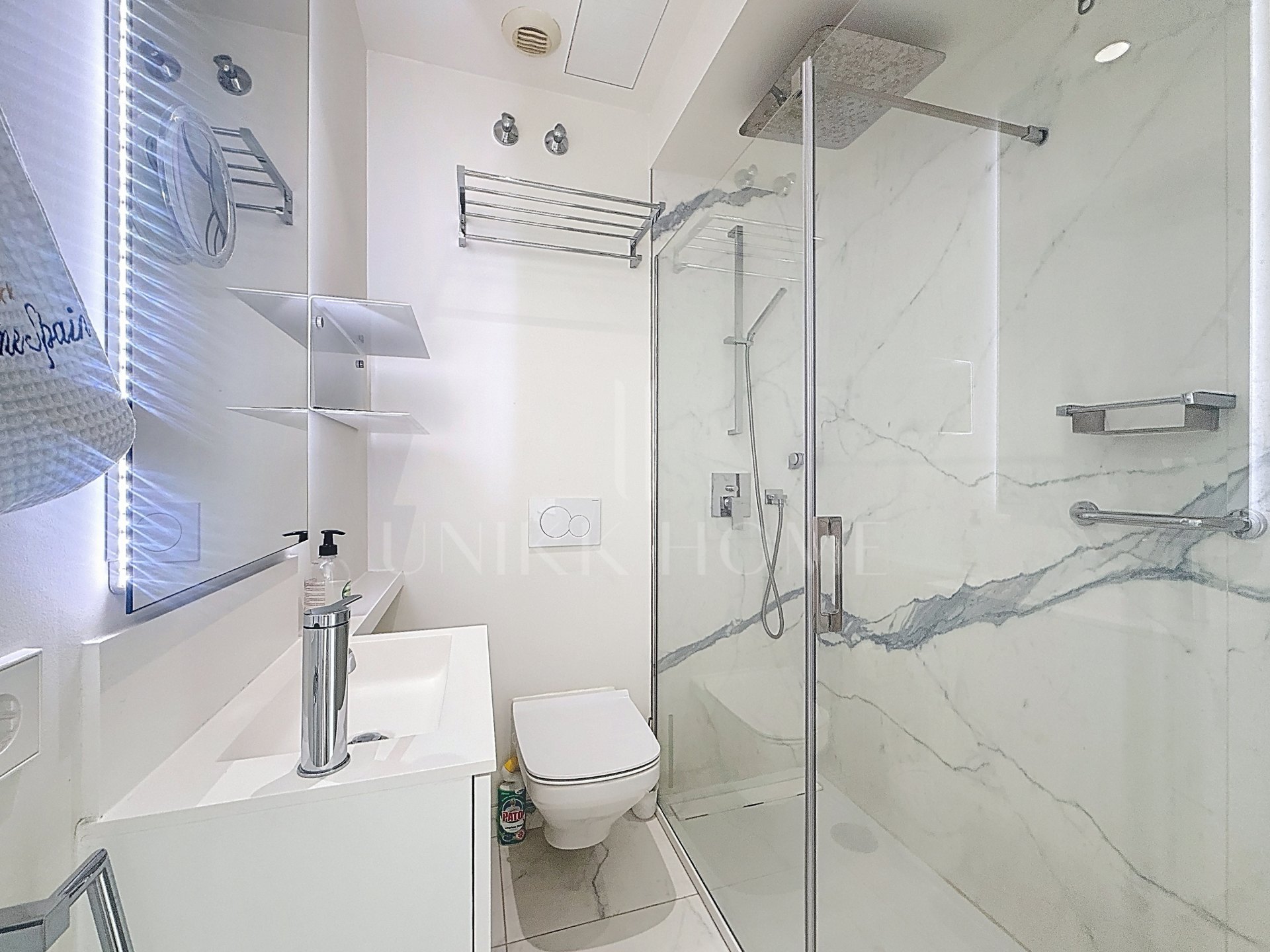 Penthouse in Darya - Modern Development Fronline Sea on the Beach Promenade of Estepona Center