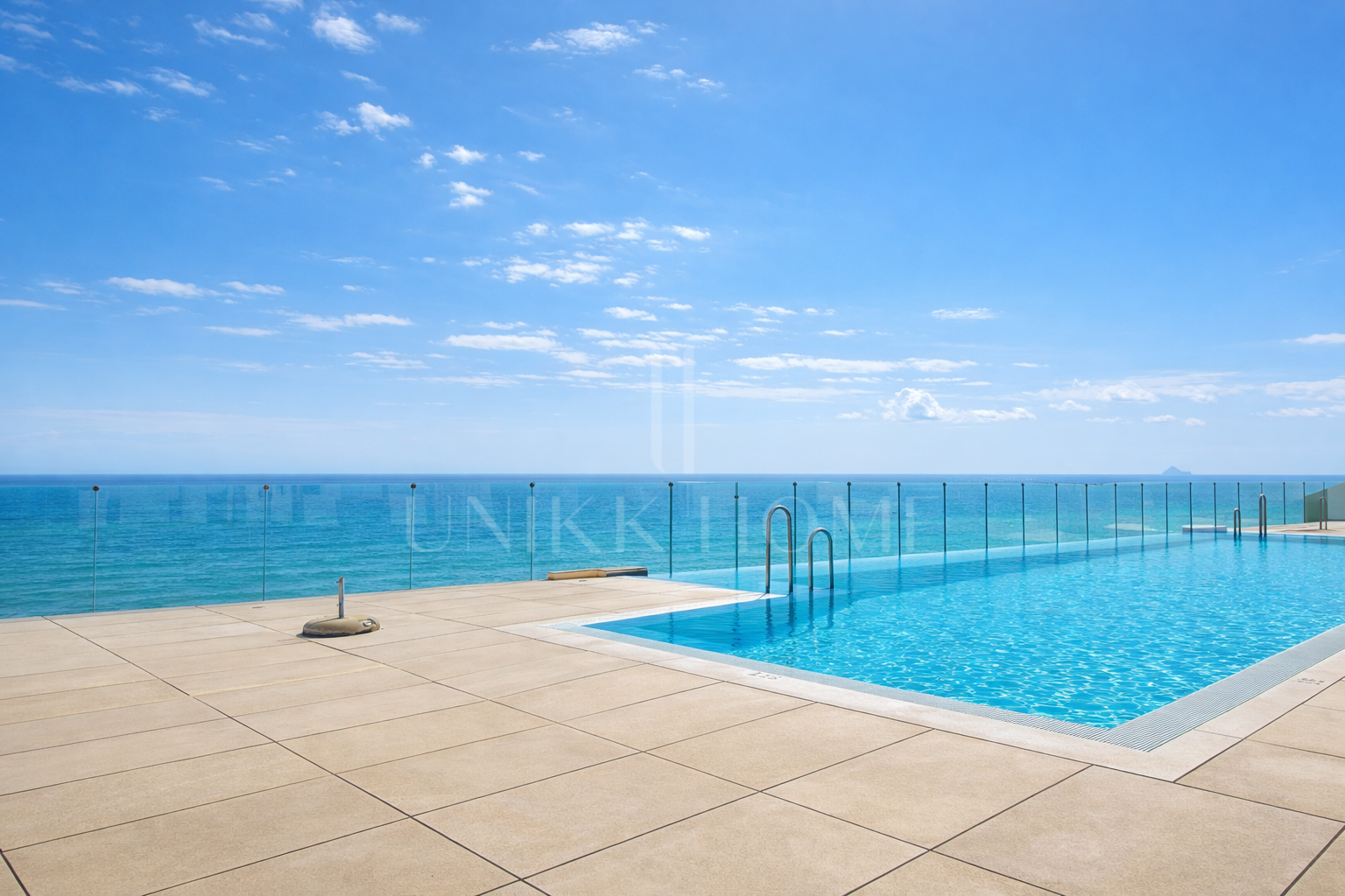 Penthouse in Darya - Modern Development Fronline Sea on the Beach Promenade of Estepona Center