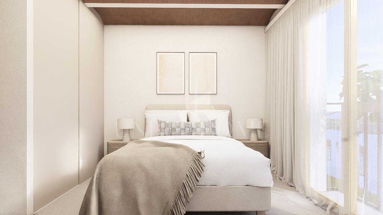 Duplex con terrazas privadas - moderno y amueblado - en el corazón del Casco Antiguo de Estepona.