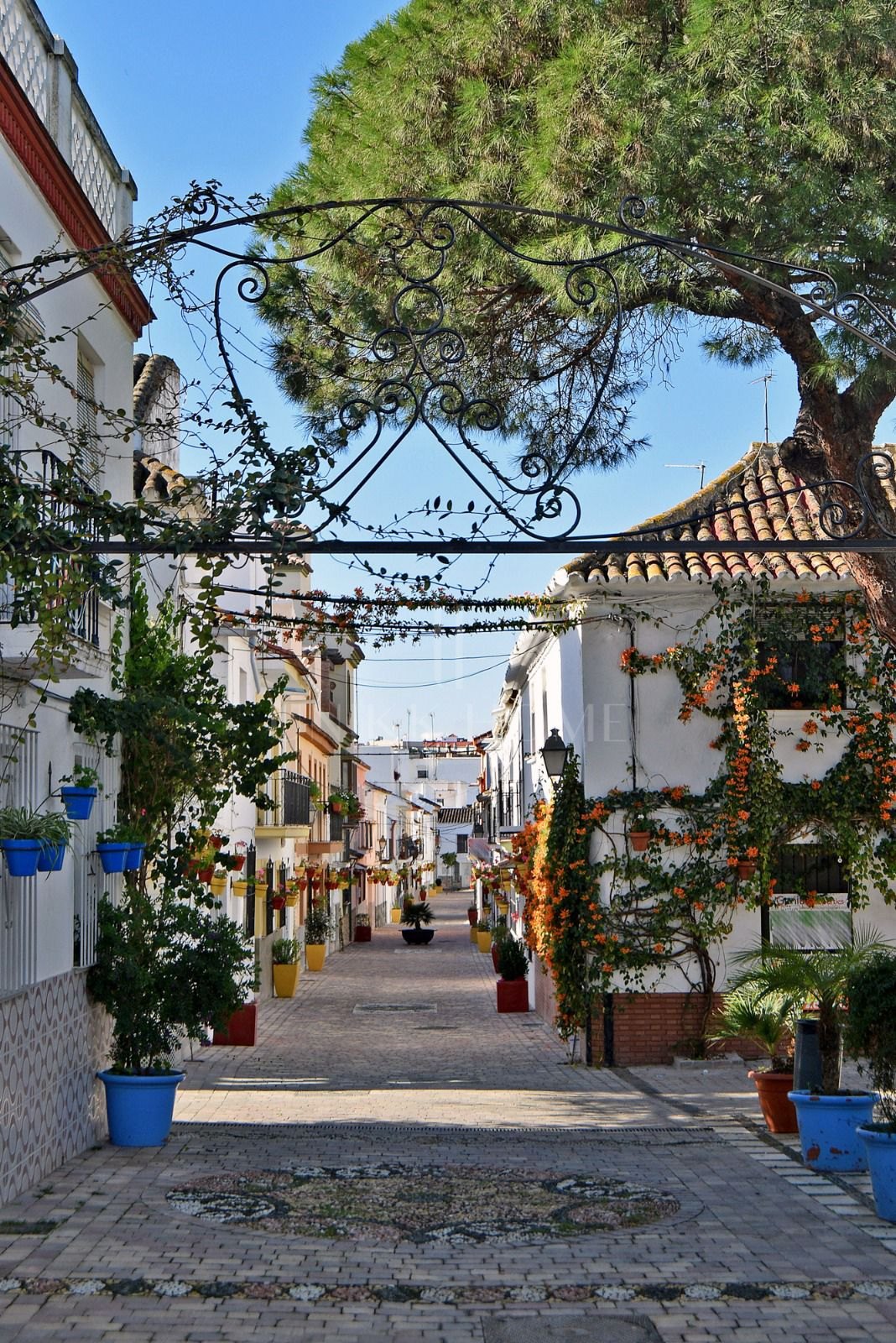 FULLY RENOVATED AND FURNISHED TURNKEY DUPLEX – OLD TOWN ESTEPONA