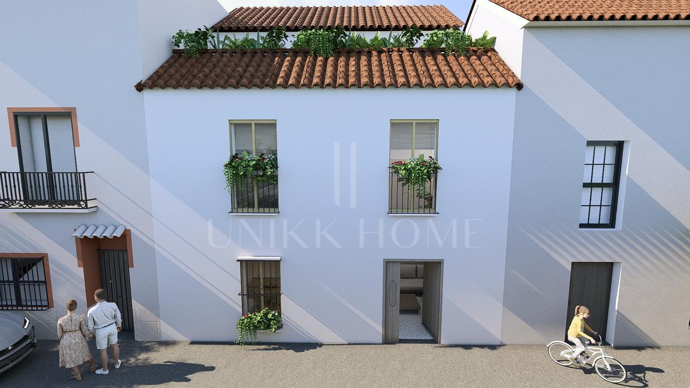 FULLY RENOVATED AND FURNISHED TURNKEY DUPLEX – OLD TOWN ESTEPONA