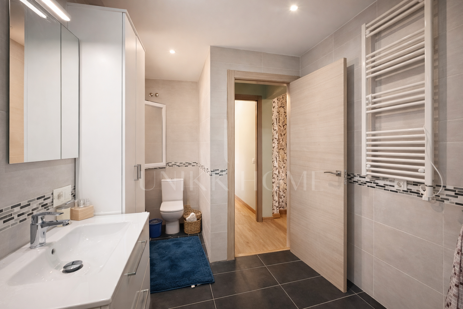 Villa con piscina privada y vistas al mar en Buenas Noches, Estepona