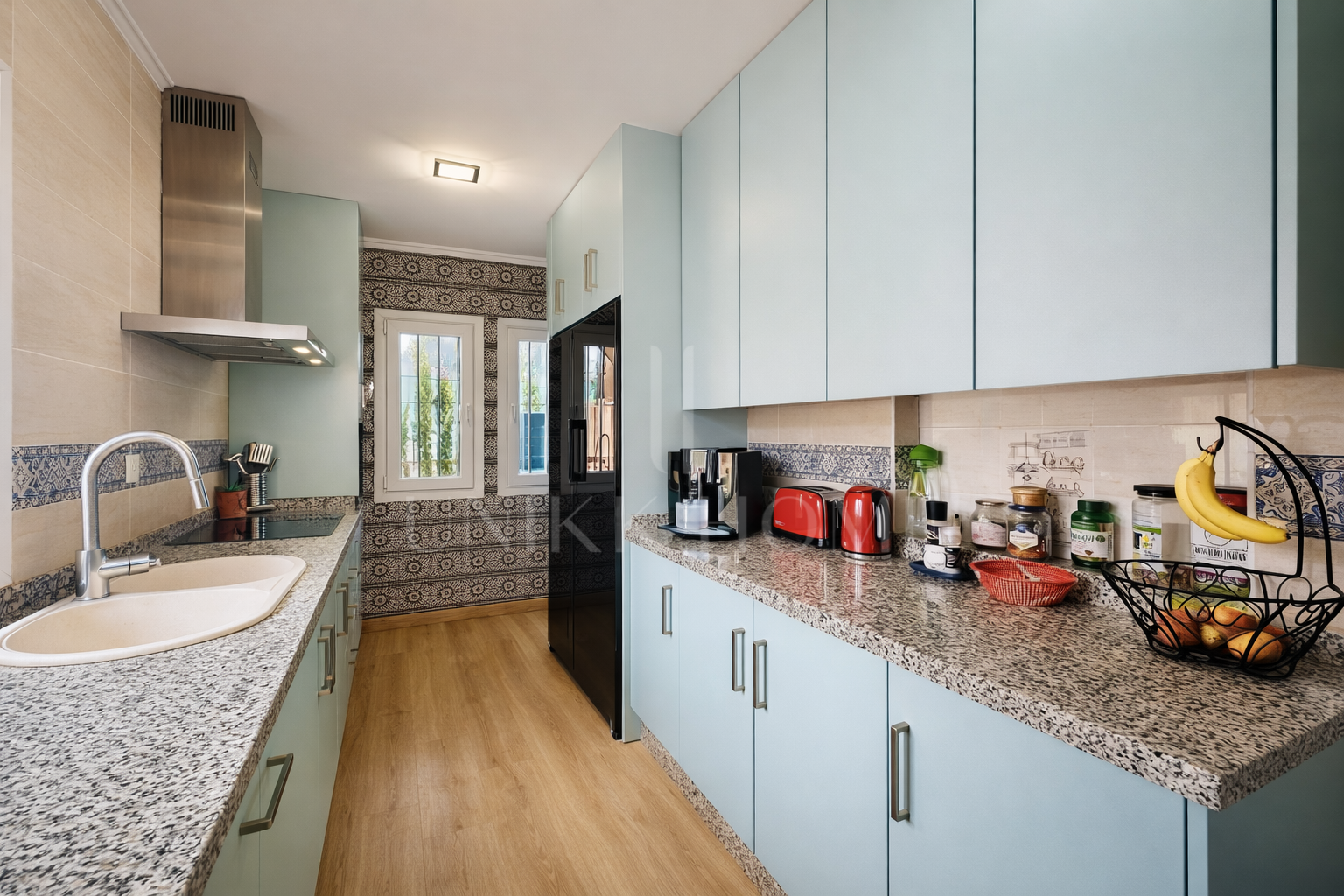 Villa con piscina privada y vistas al mar en Buenas Noches, Estepona