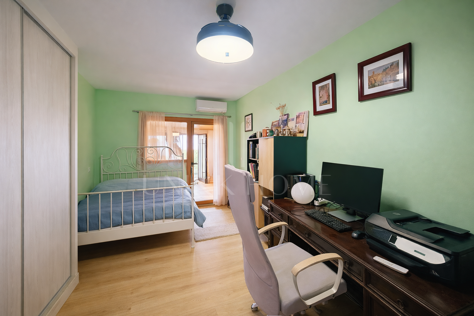 Villa con piscina privada y vistas al mar en Buenas Noches, Estepona