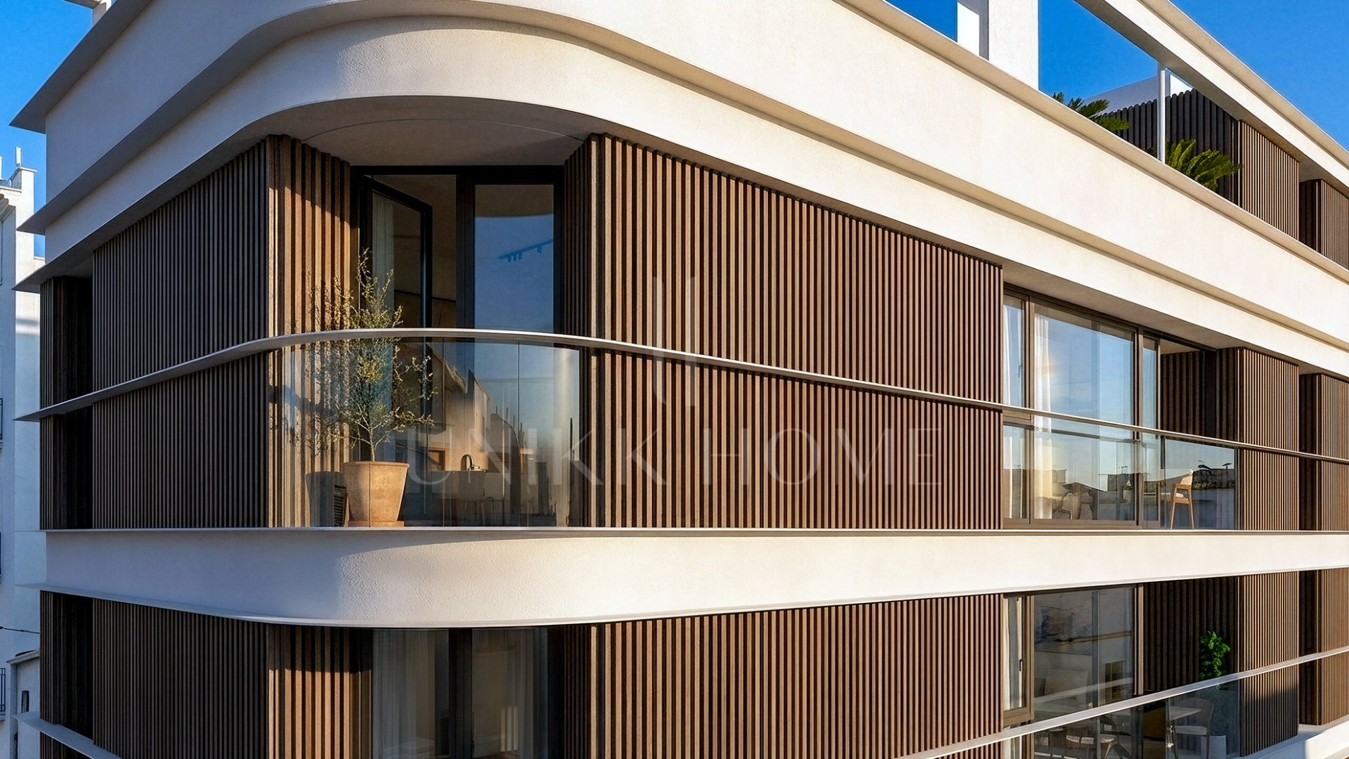 Brand new 2-bedroom apartment with terrace on Estepona’s Central Boulevard