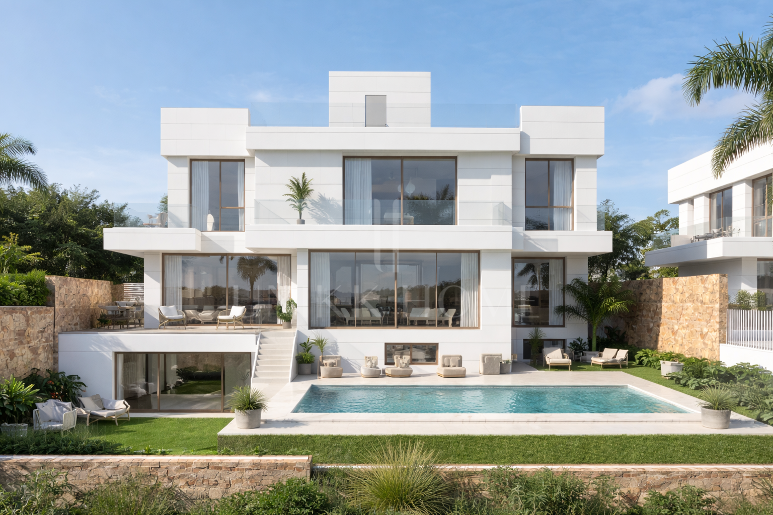 Contemporary 4-bedroom villa with private pool on the frontline of the golf course