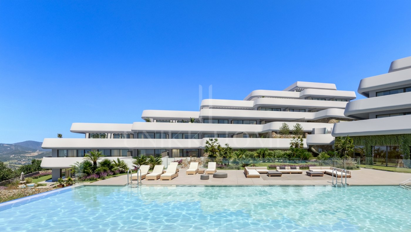 ALL ONE FLOOR PENTHOUSE WITH 100M2 TERRACE AND SEA VIEWS - MODERN COMPLEX Casares Golf