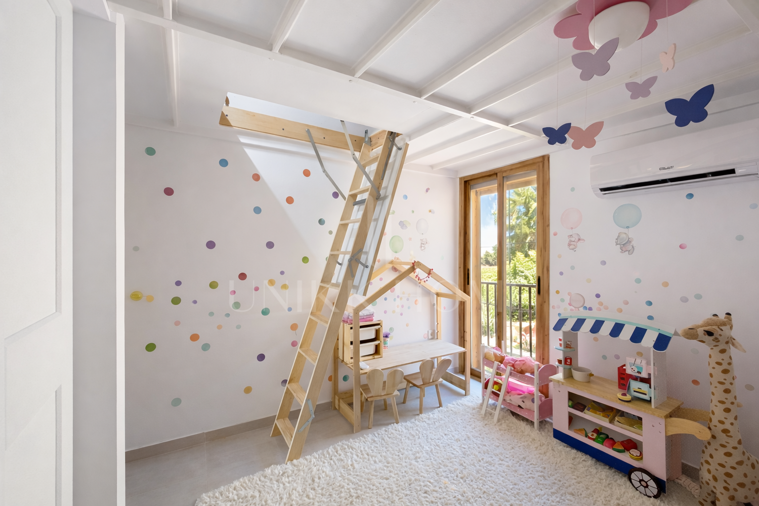 Renovated townhouse with sea views next to the Port and Playa del Cristo – Estepona