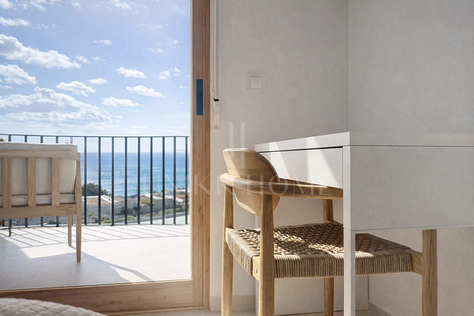 Renovated townhouse with sea views next to the Port and Playa del Cristo – Estepona