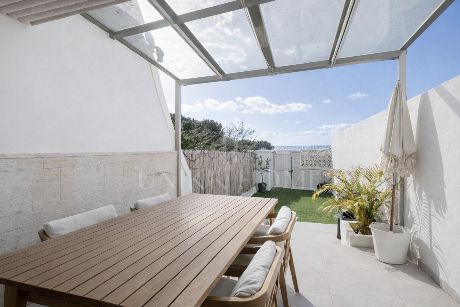 Renovated townhouse with sea views next to the Port and Playa del Cristo – Estepona