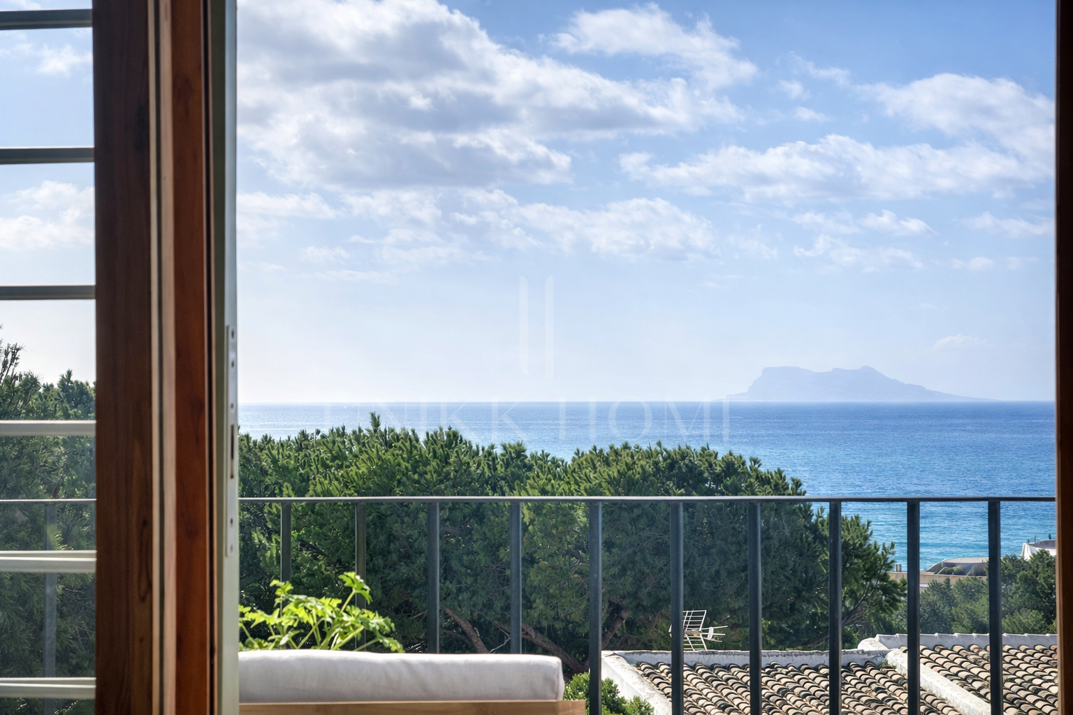 Renovated townhouse with sea views next to the Port and Playa del Cristo – Estepona