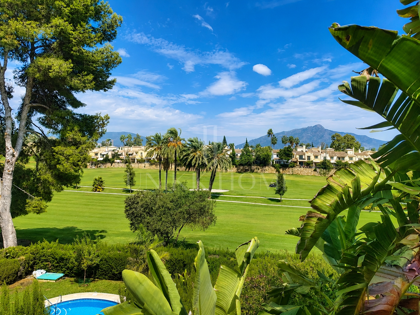 Doble Vivienda con Vistas al Golf - Pareado con Apartamento de Invitados junto al Golf en Guadalmina Alta