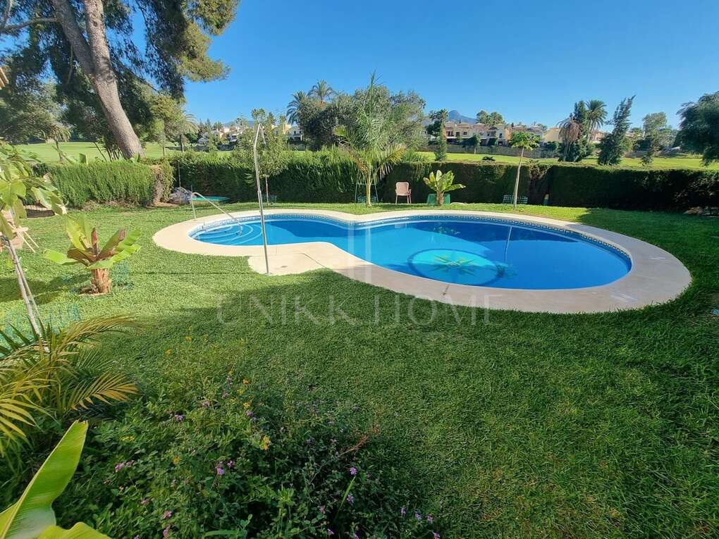 Double Home with Golf Views – Semi-Detached House with Guest Apartment by the Golf Course in Guadalmina Alta