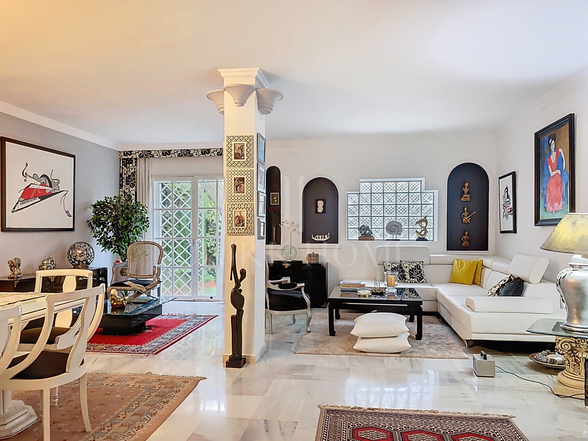 Casa Adosada con buhardilla en Diana Park, Estepona Este