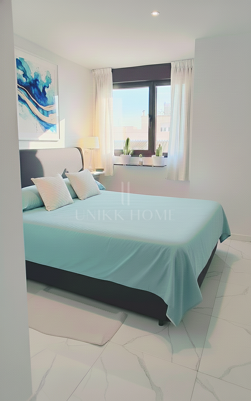 Modern 3-bedroom penthouse with spectacular terrace – sea views, light, and spaciousness in Estepona Center