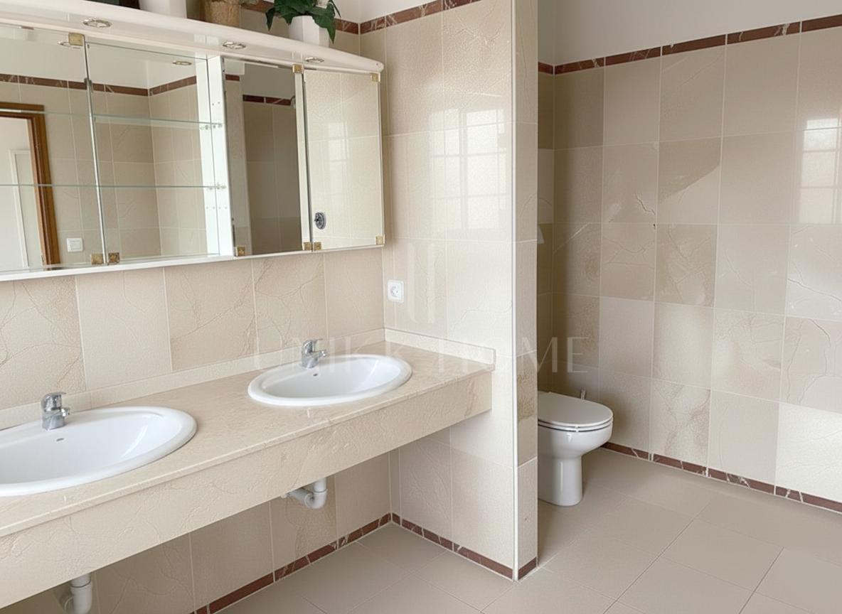 Individual Villa in Community Near Atalaya Golf, Estepona East