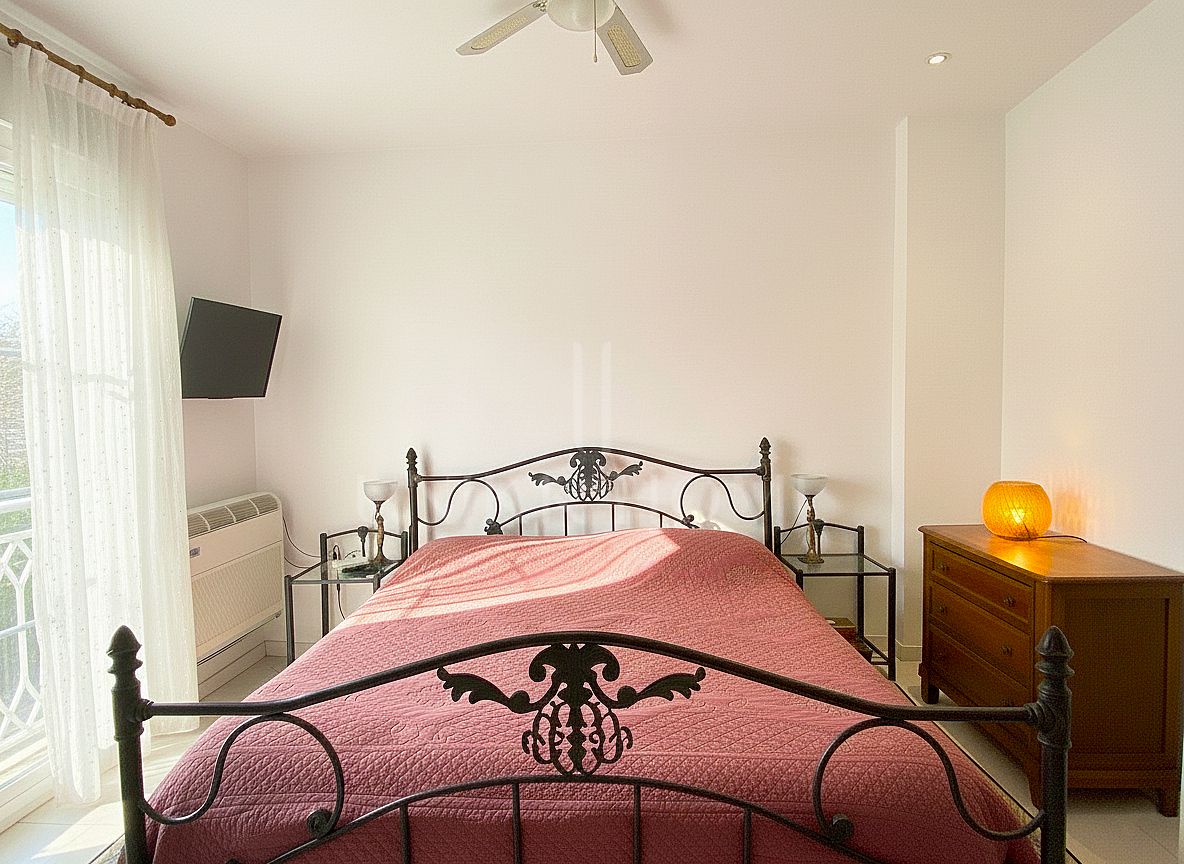 Individual Villa in Community Near Atalaya Golf, Estepona East