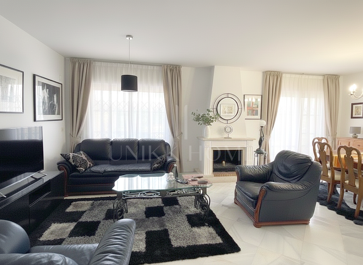 Individual Villa in Community Near Atalaya Golf, Estepona East