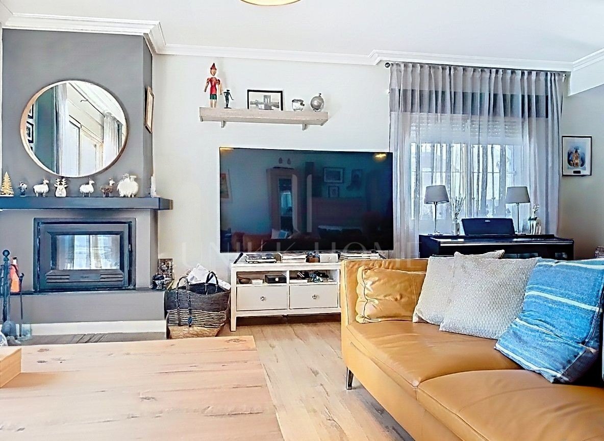 GRAN ADOSADO CON VISTAS AL GOLF Y AL MAR Y CON SÓTANO EXTRA - ESTEPONA GOLF