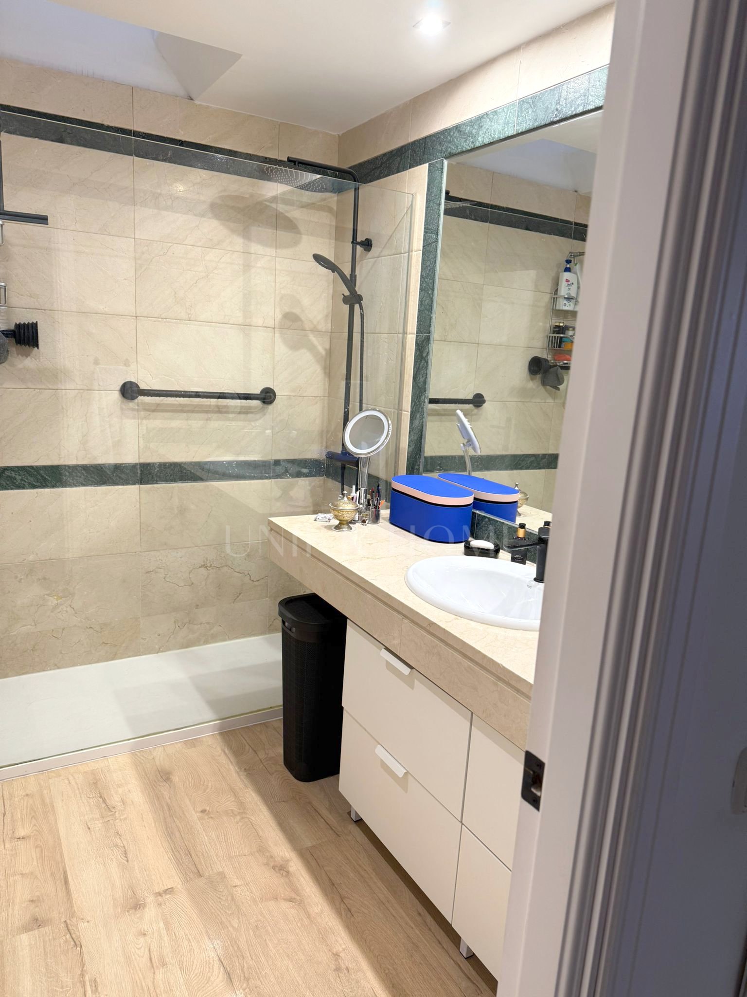 GRAN ADOSADO CON SÓTANO EXTRA EN ESTEPONA GOLF