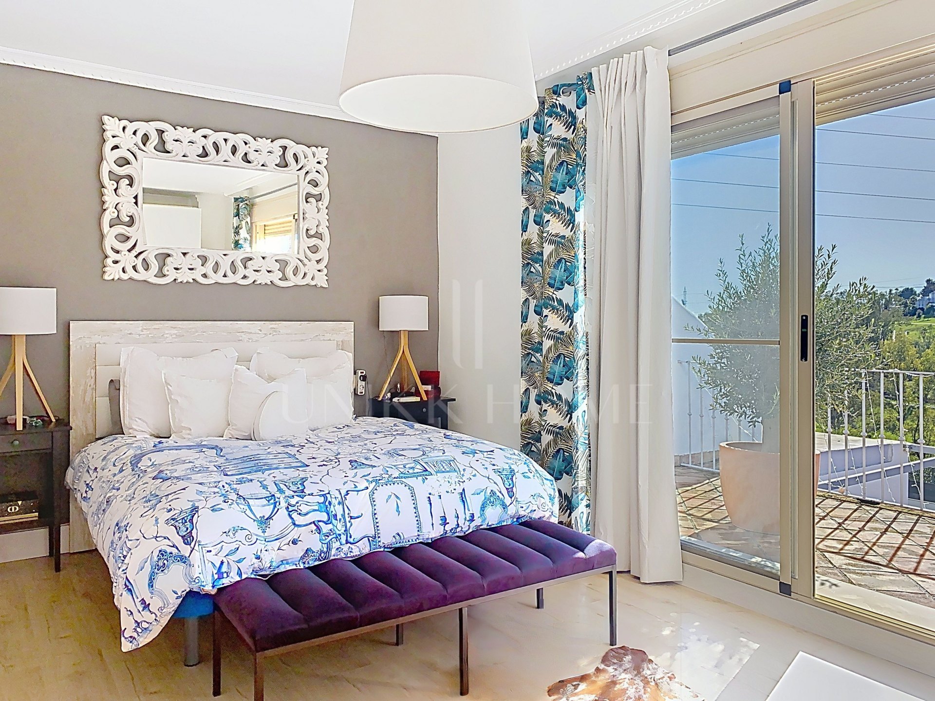 GRAN ADOSADO CON VISTAS AL GOLF Y AL MAR Y CON SÓTANO EXTRA - ESTEPONA GOLF