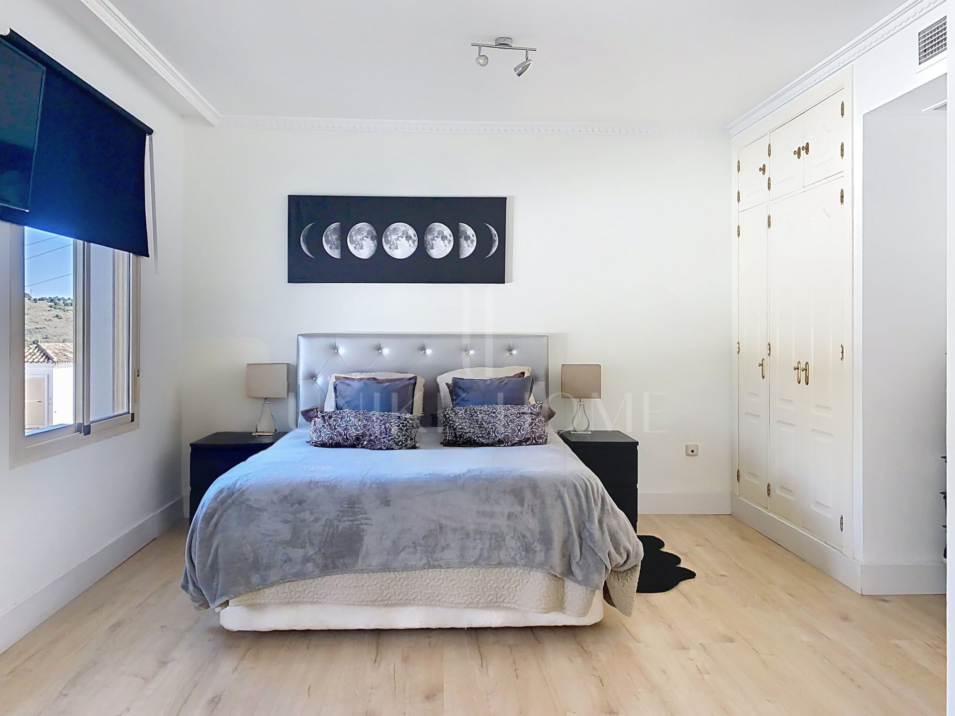 GRAN ADOSADO CON VISTAS AL GOLF Y AL MAR Y CON SÓTANO EXTRA - ESTEPONA GOLF