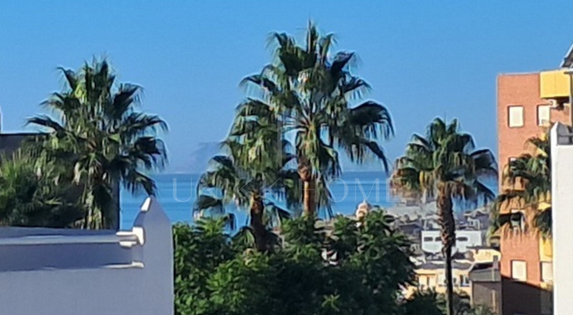 Spacious House with Garden in the Center of Estepona