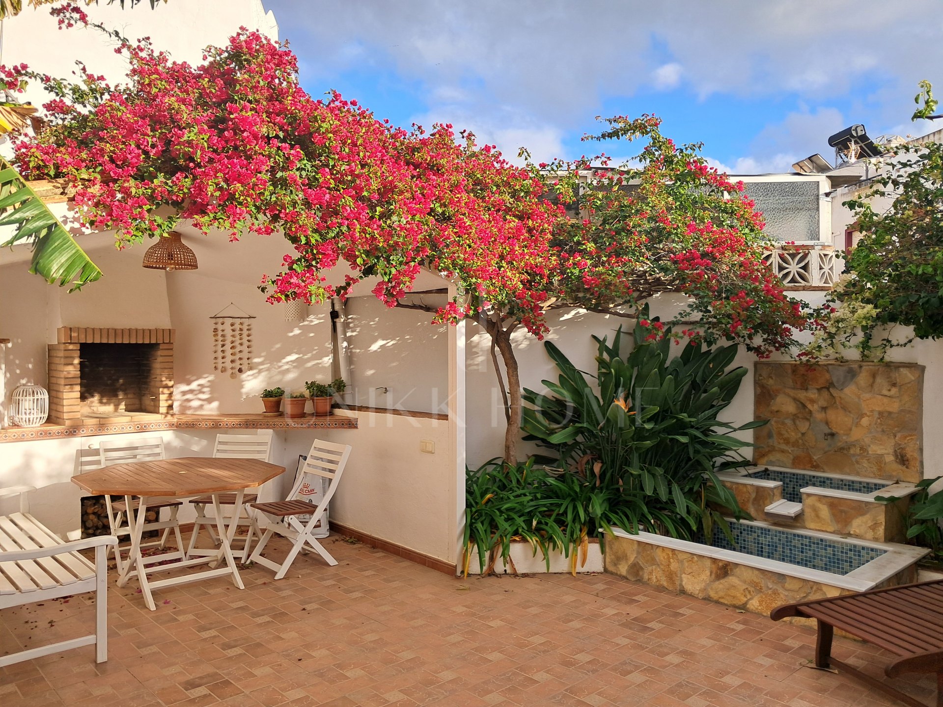 Spacious House with Garden in the Center of Estepona