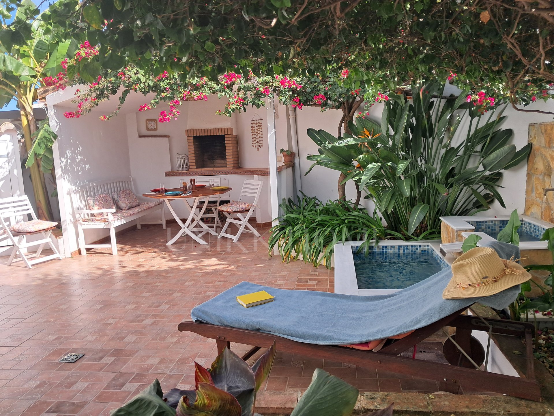 Spacious House with Garden in the Center of Estepona