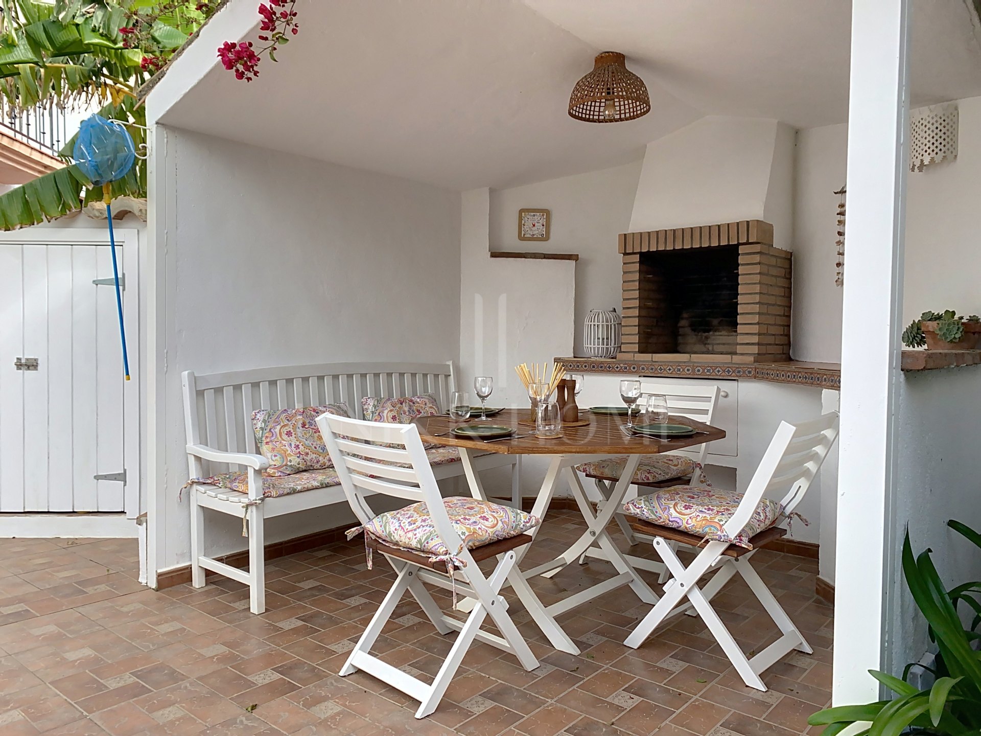 Amplia Casa con Jardin en el Centro de Estepona