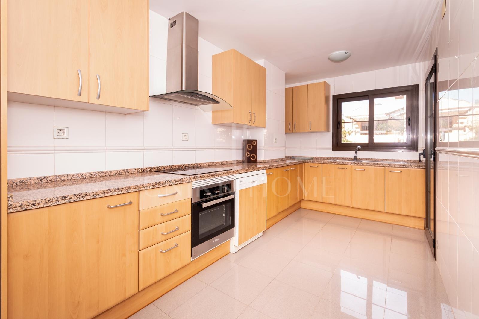 Amplio apartamento de cuatro dormitorios en Hacienda del Sol - Zona de playa de la Nueva Milla de Oro, Estepona Este