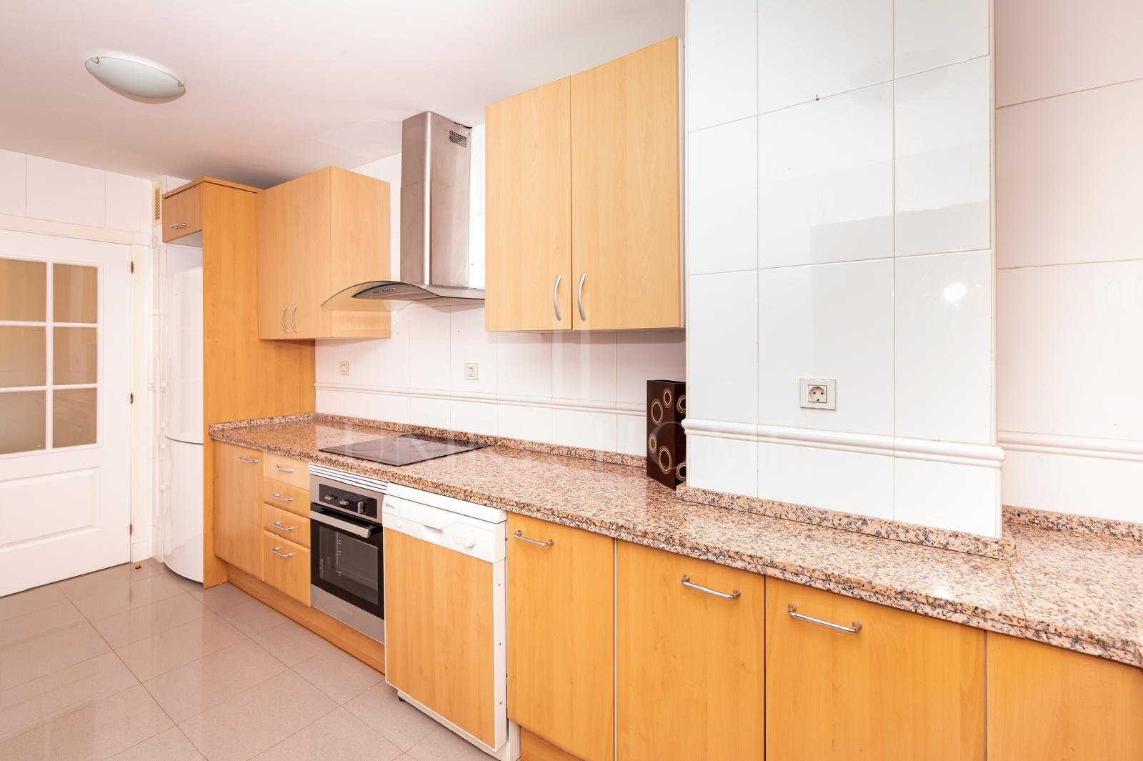 Amplio apartamento de cuatro dormitorios en Hacienda del Sol - Zona de playa de la Nueva Milla de Oro, Estepona Este