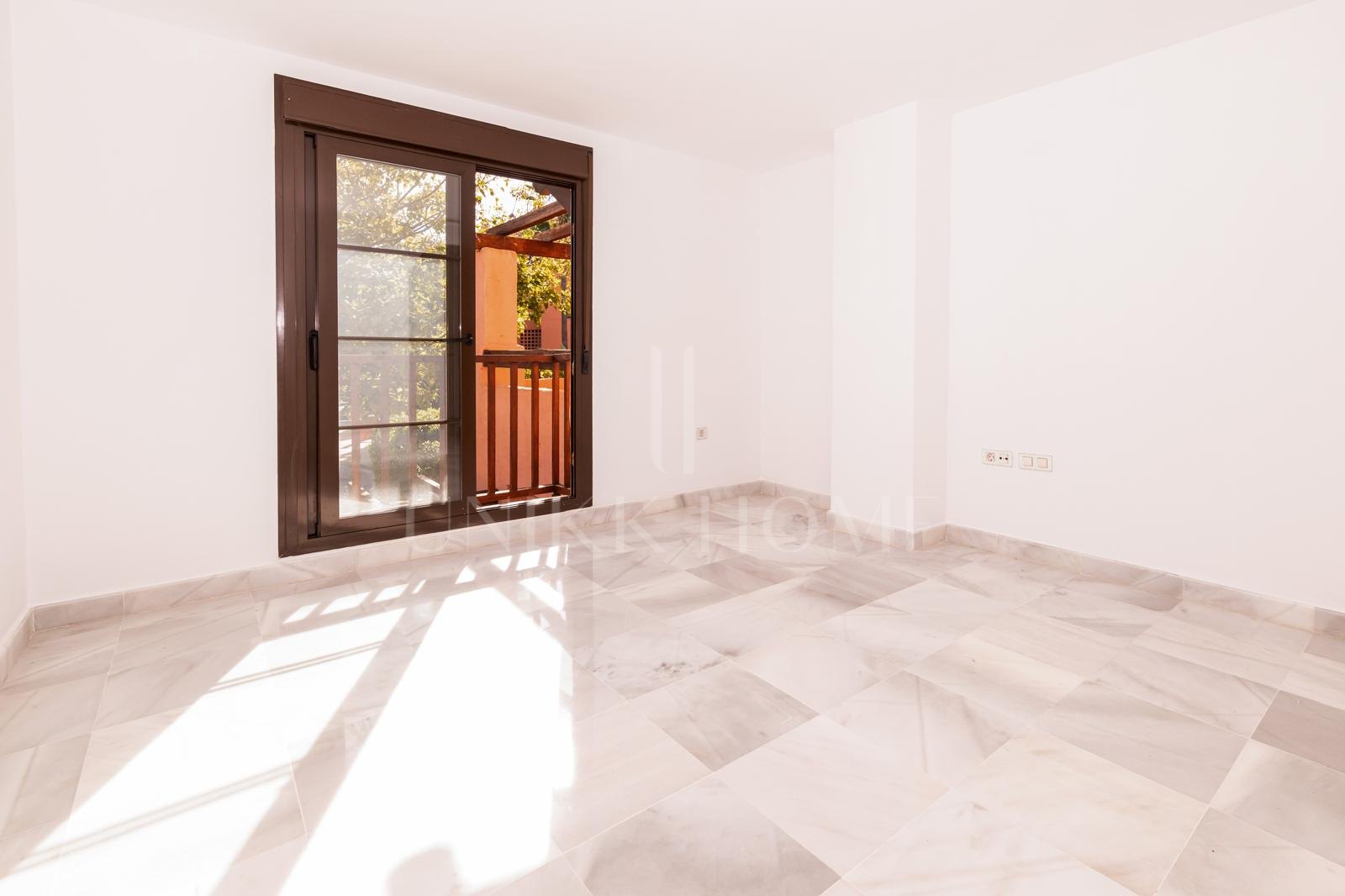 Amplio apartamento de cuatro dormitorios en Hacienda del Sol - Zona de playa de la Nueva Milla de Oro, Estepona Este