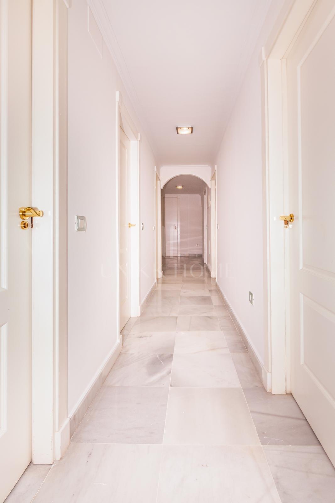 Amplio apartamento de cuatro dormitorios en Hacienda del Sol - Zona de playa de la Nueva Milla de Oro, Estepona Este