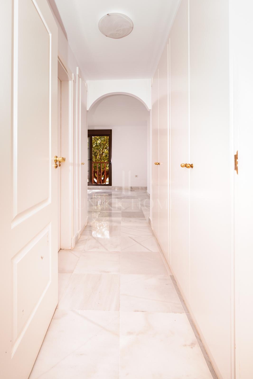 Amplio apartamento de cuatro dormitorios en Hacienda del Sol - Zona de playa de la Nueva Milla de Oro, Estepona Este