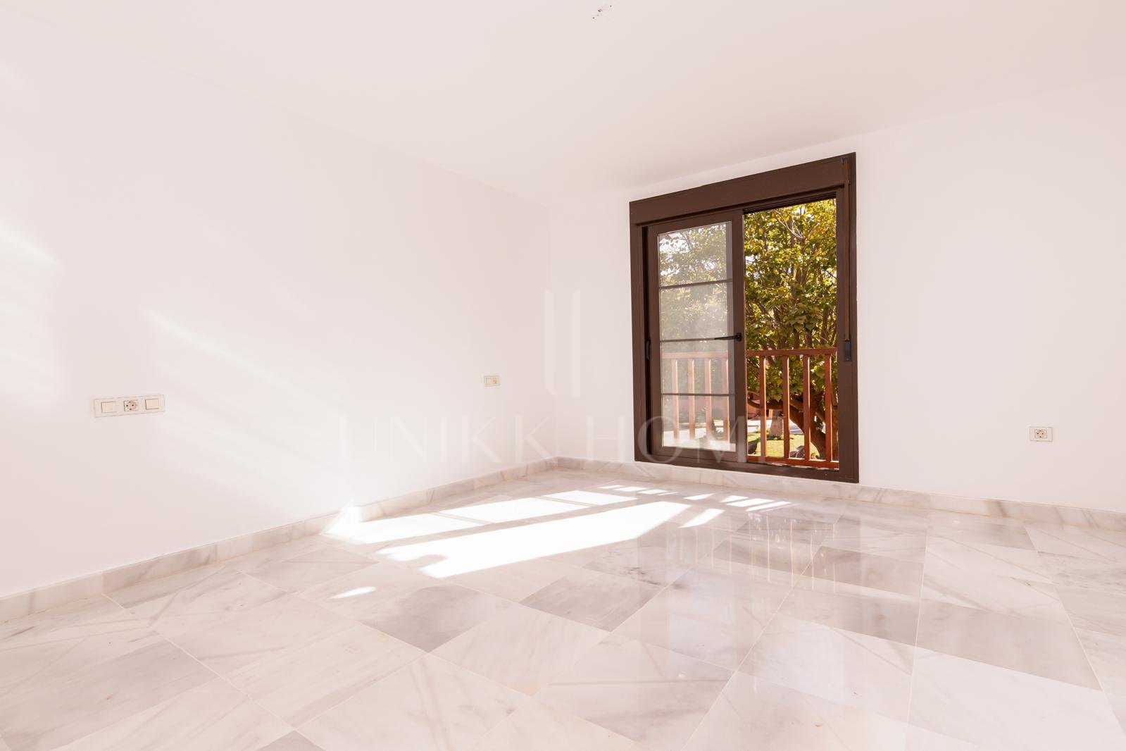 Amplio apartamento de cuatro dormitorios en Hacienda del Sol - Zona de playa de la Nueva Milla de Oro, Estepona Este