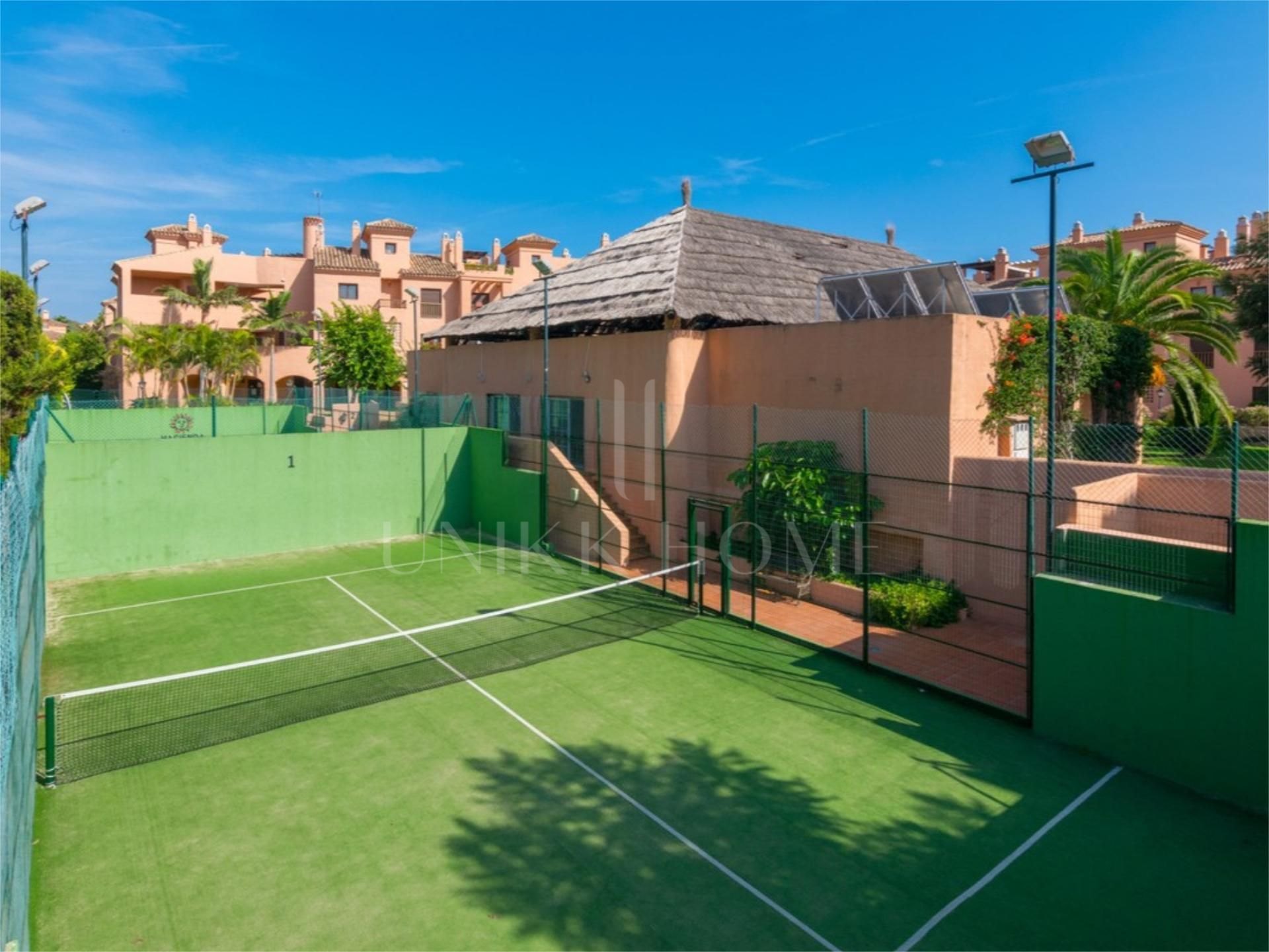 Amplio apartamento de cuatro dormitorios en Hacienda del Sol - Zona de playa de la Nueva Milla de Oro, Estepona Este