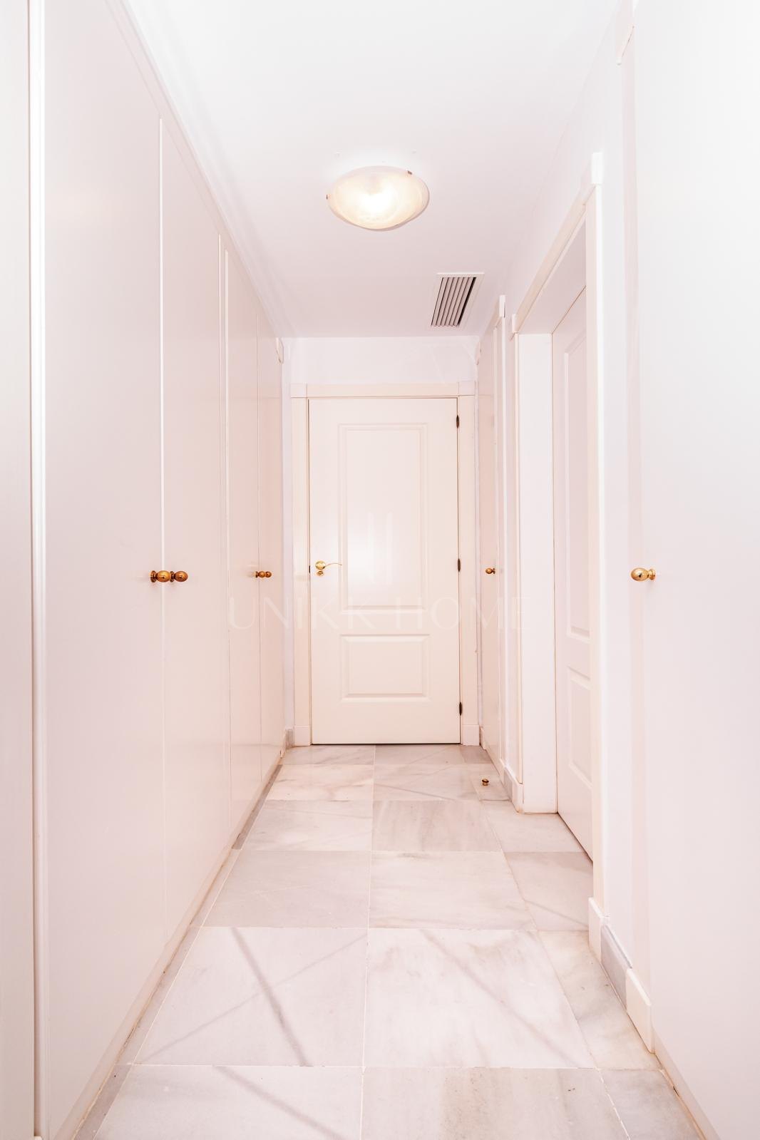 Amplio apartamento de cuatro dormitorios en Hacienda del Sol - Zona de playa de la Nueva Milla de Oro, Estepona Este