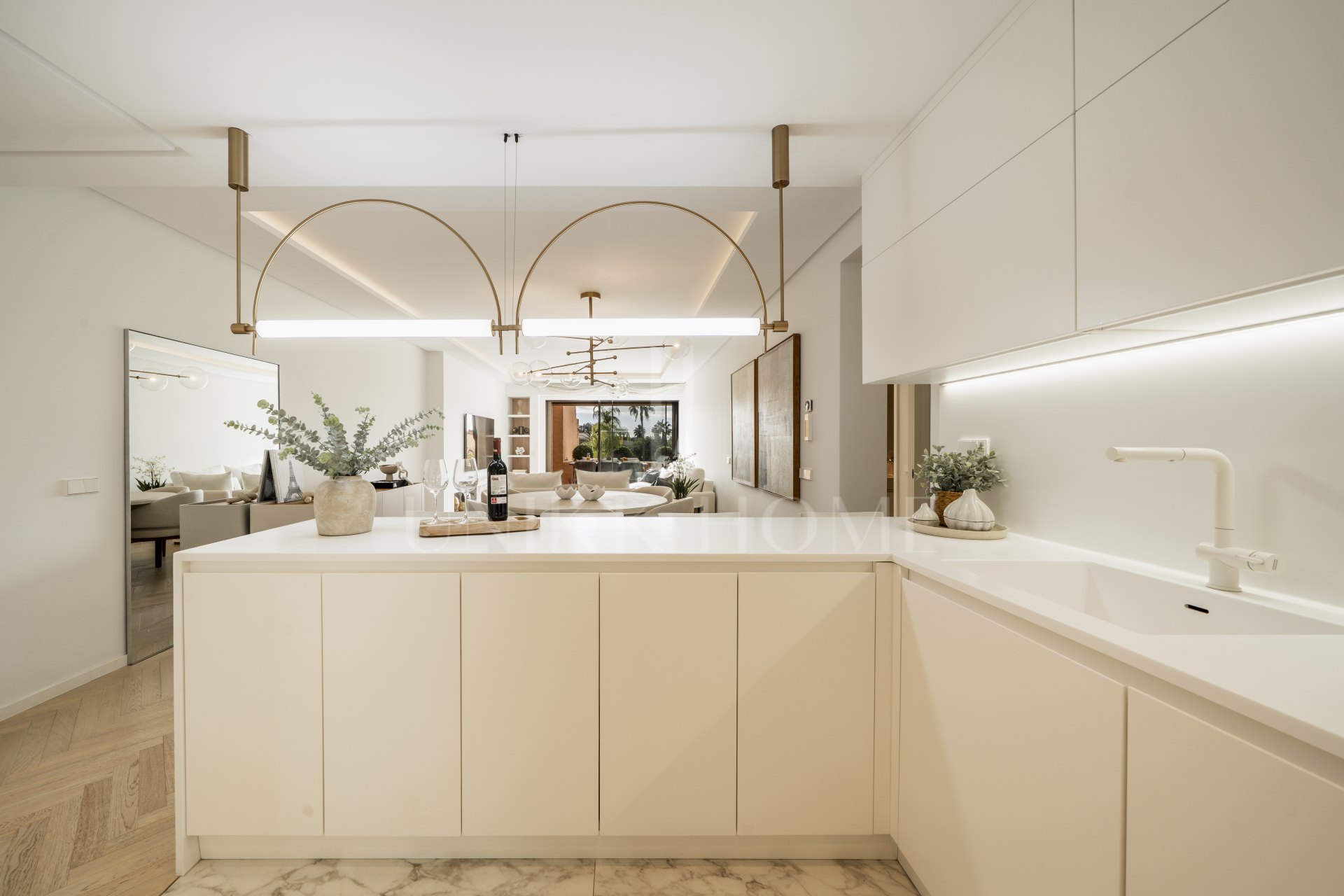 Ático dúplex moderno de 3 dormitorios en Cartuja del Golf - Nueva Milla de Oro de Estepona