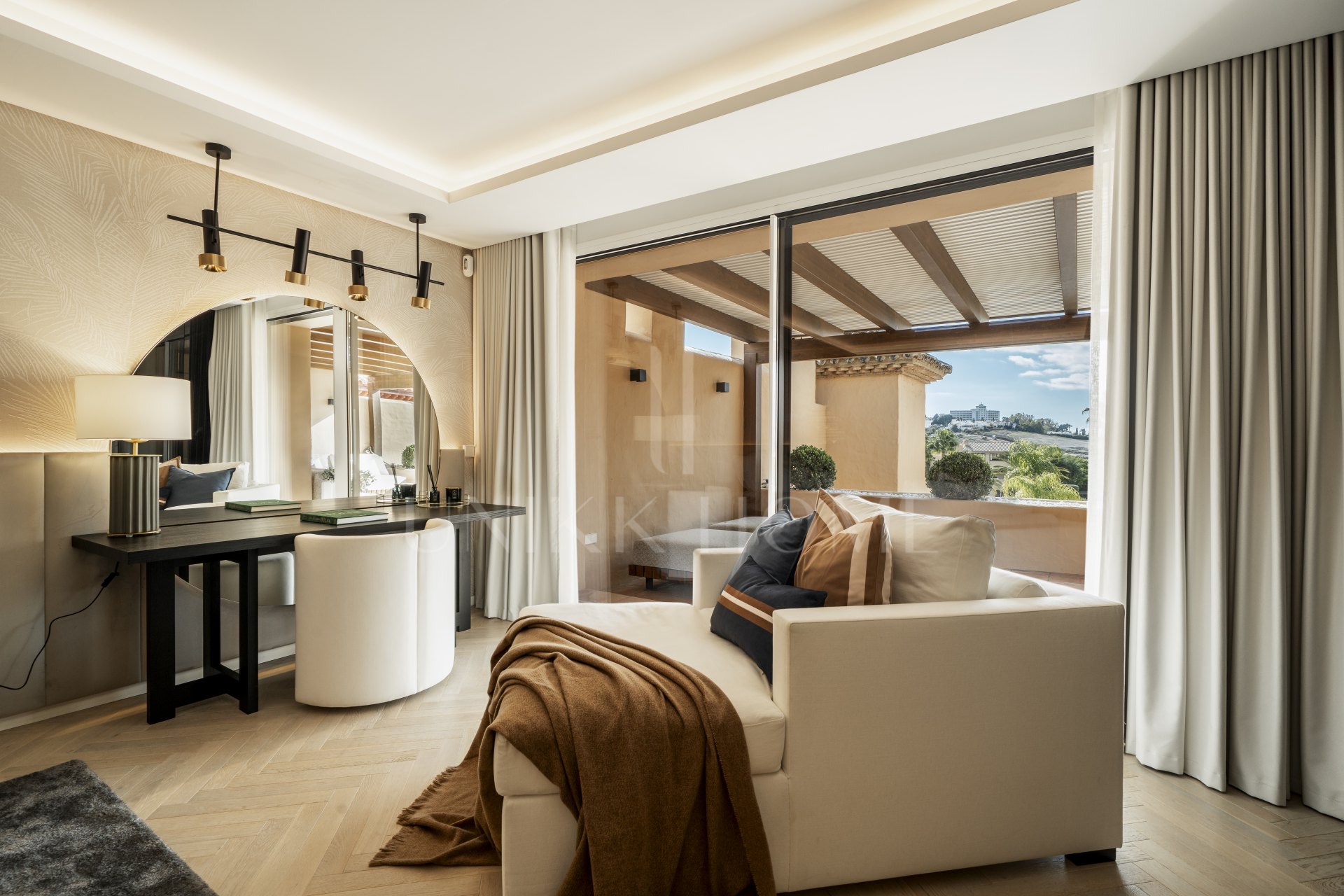 Ático dúplex moderno de 3 dormitorios en Cartuja del Golf - Nueva Milla de Oro de Estepona