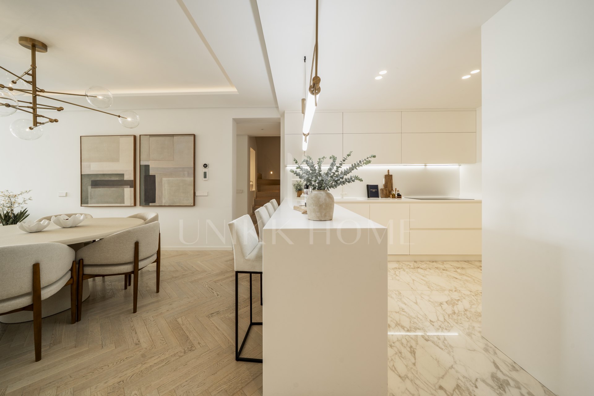 Ático dúplex moderno de 3 dormitorios en Cartuja del Golf - Nueva Milla de Oro de Estepona