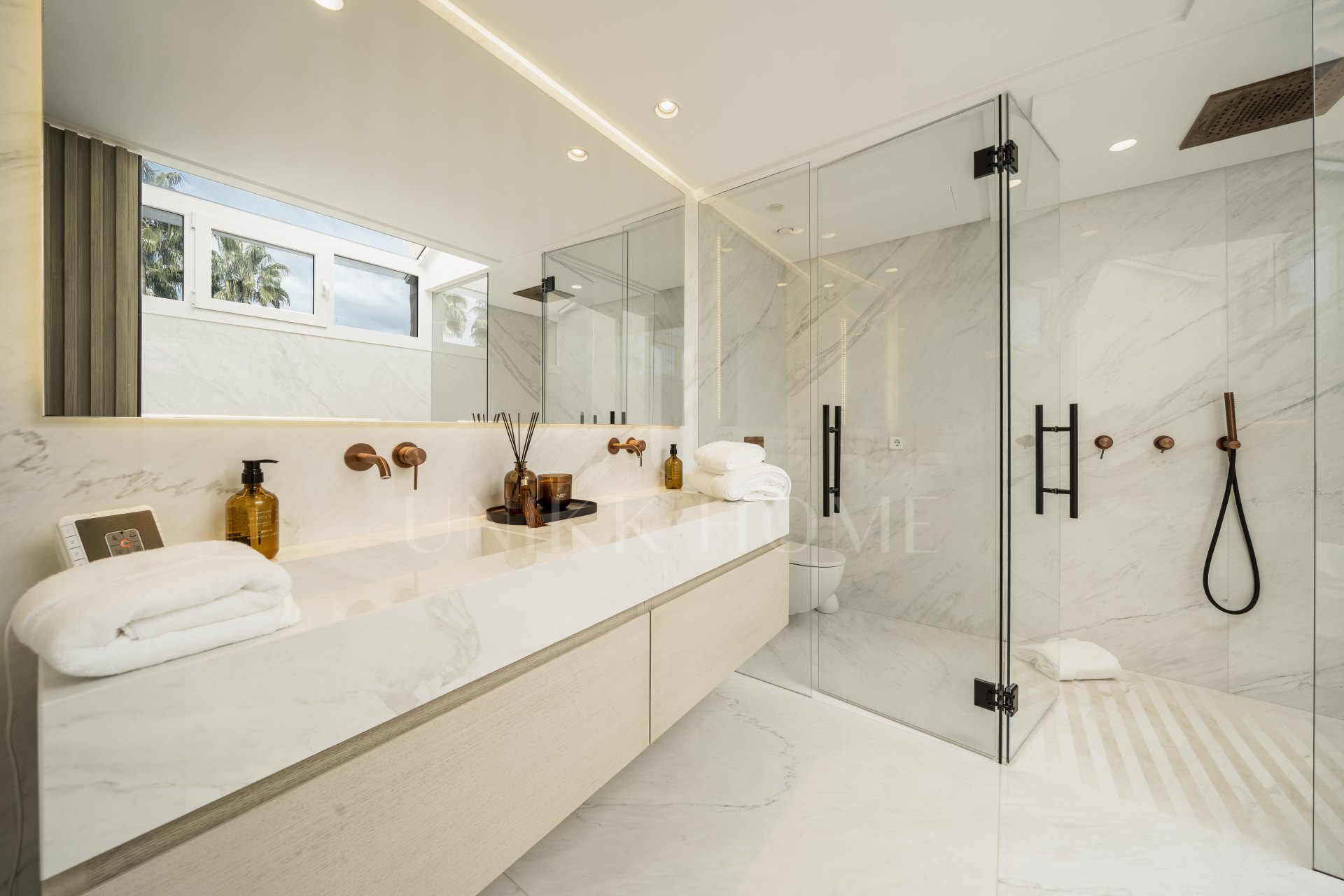 Ático dúplex moderno de 3 dormitorios en Cartuja del Golf - Nueva Milla de Oro de Estepona