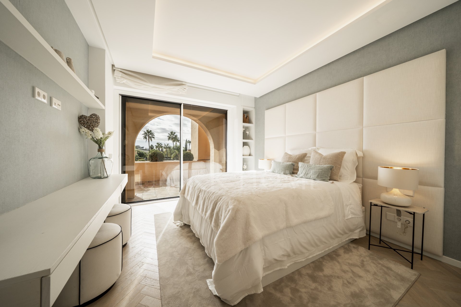 Ático dúplex moderno de 3 dormitorios en Cartuja del Golf - Nueva Milla de Oro de Estepona