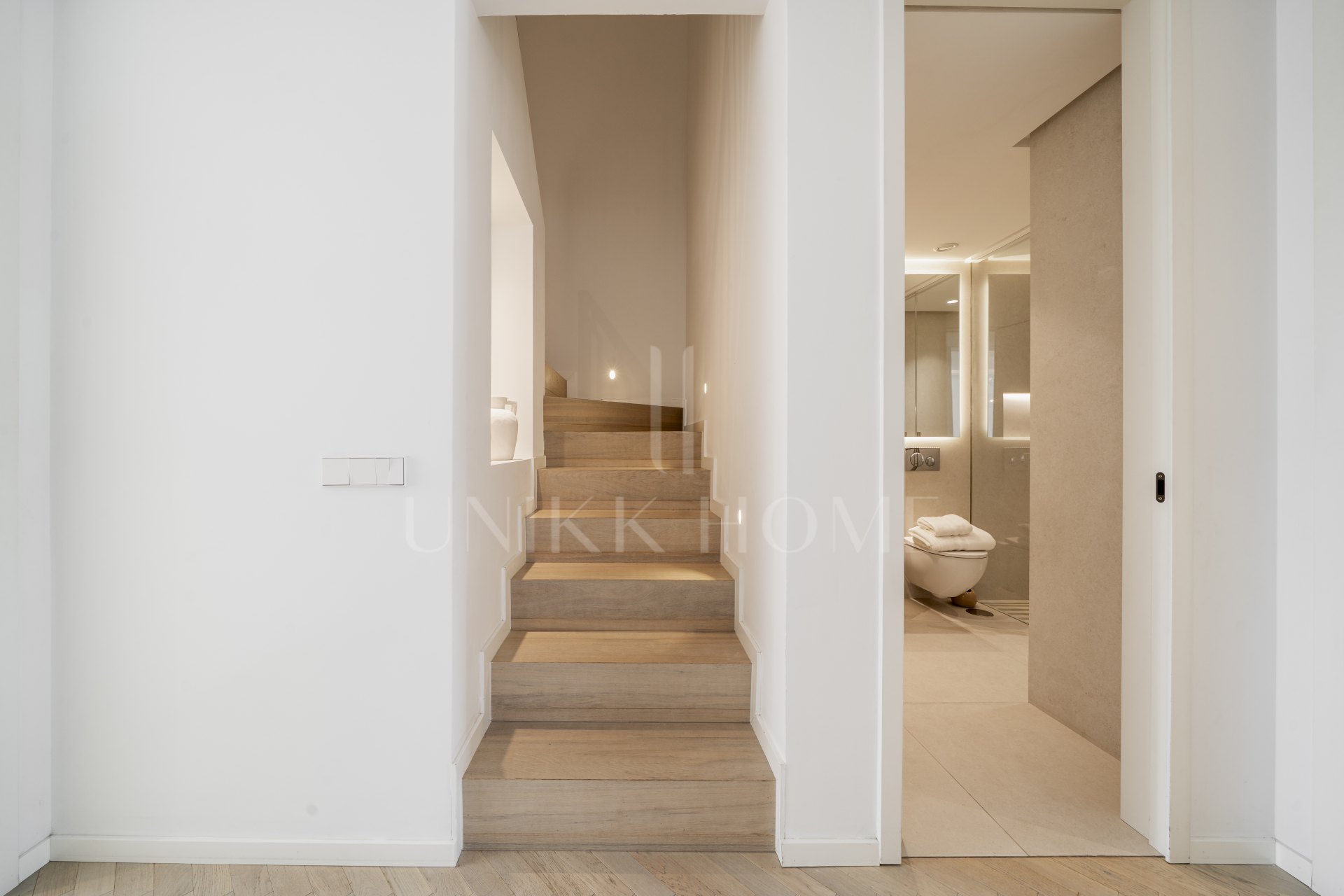 Ático dúplex moderno de 3 dormitorios en Cartuja del Golf - Nueva Milla de Oro de Estepona