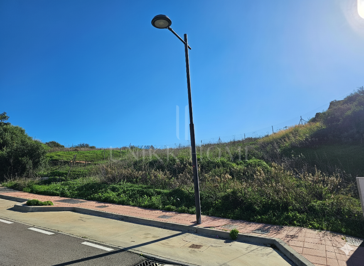 Parcela exclusiva para villa con vistas abiertas en Valle Romano Golf – Oeste de Estepona