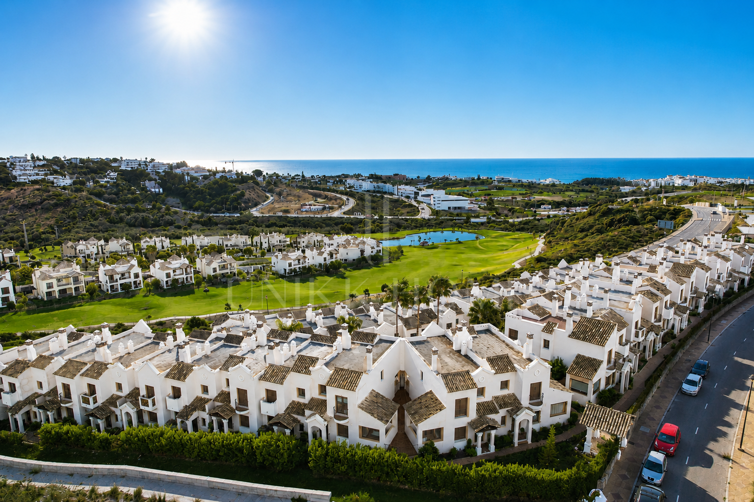 Amplia casa adosada con garaje para 3 coches - AZATA GOLF - ESTEPONA OESTE