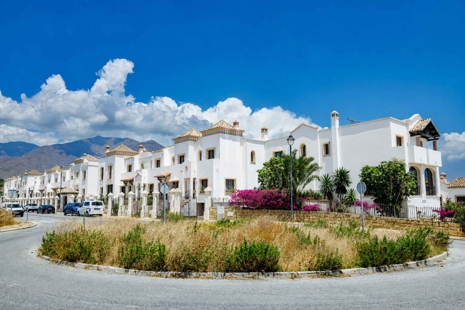 Amplia casa adosada con garaje para 3 coches - AZATA GOLF - ESTEPONA OESTE